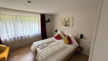 6 Schlafzimmer, Bügeleisen/Bügelbrett, Reisekinderbett, kostenloses WLAN