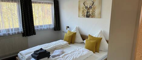 6 bedrooms, iron/ironing board, travel cot, free WiFi