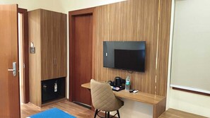 Deluxe Double Room | Living area - Hotel Grace Suites (Kanpur)