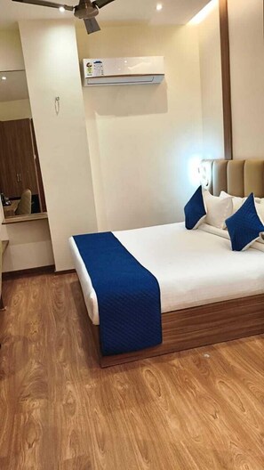 Deluxe Double Room | Free WiFi - Hotel Grace Suites (Kanpur)