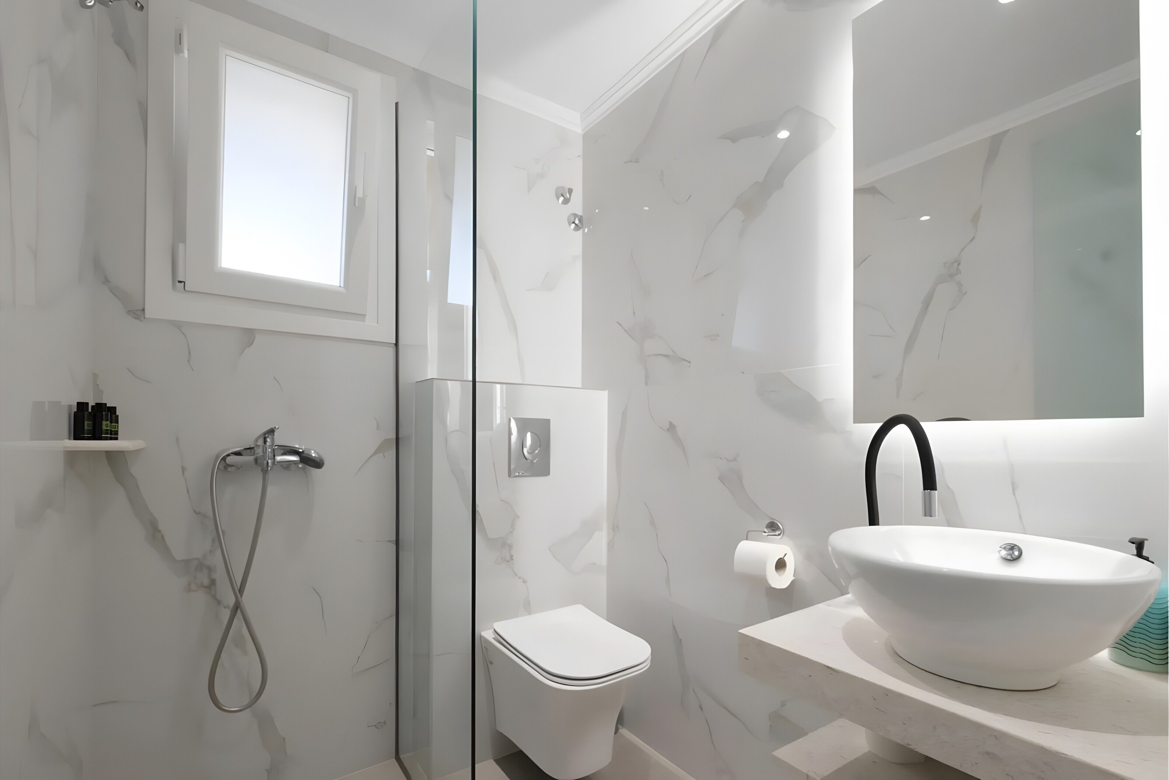 Dusche, Haartrockner, Handtücher