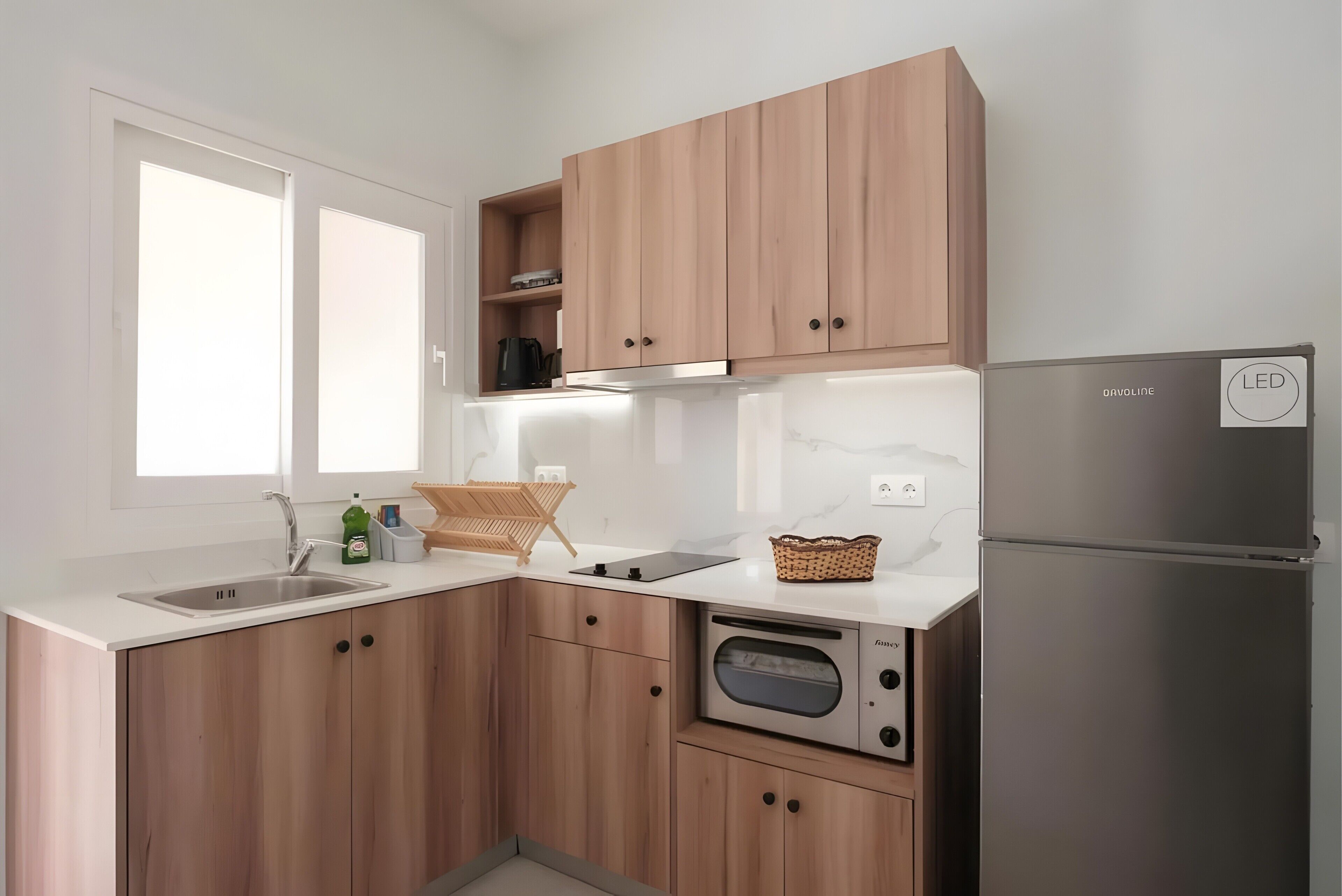 Refrigerador, horno, placa de cocina, cafetera/tetera