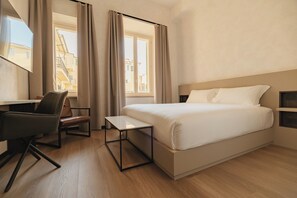 Habitación Deluxe | Caja de seguridad en la habitación, escritorio y insonorización 