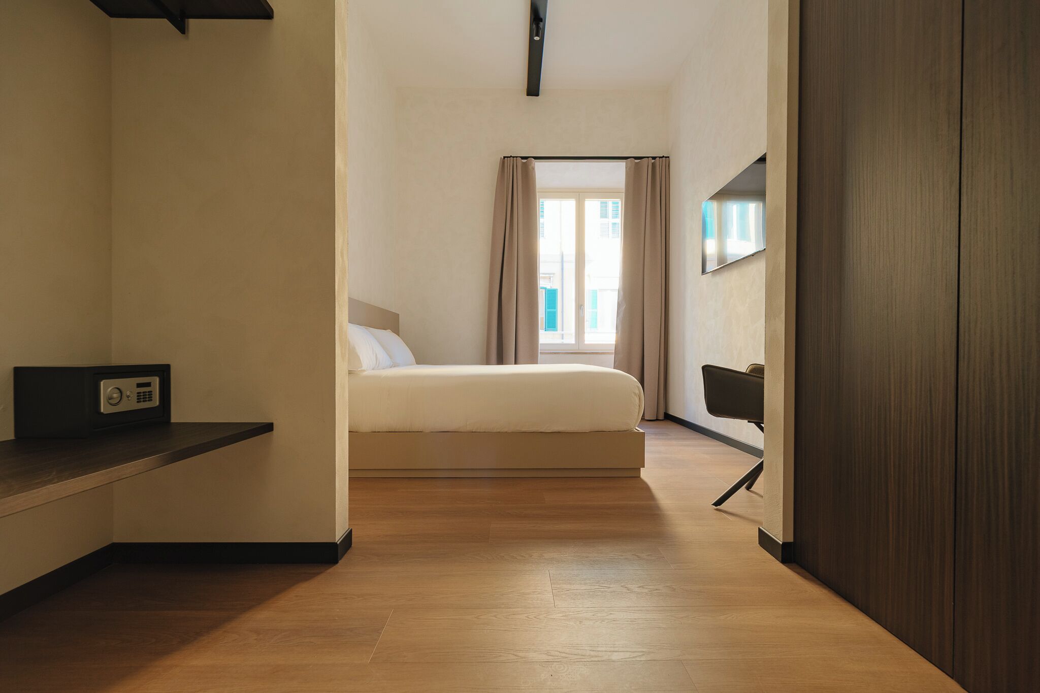 Suite | Living area | TV