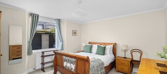 Archways 2 bed contemporary apartment