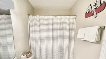 Bungalow, 2 Bedrooms, Patio | Bathroom