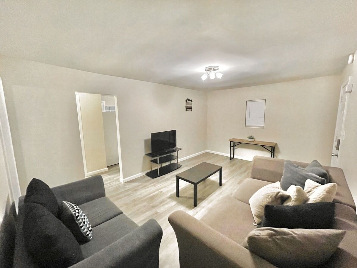 Bungalow, 2 Bedrooms, Patio | Living room