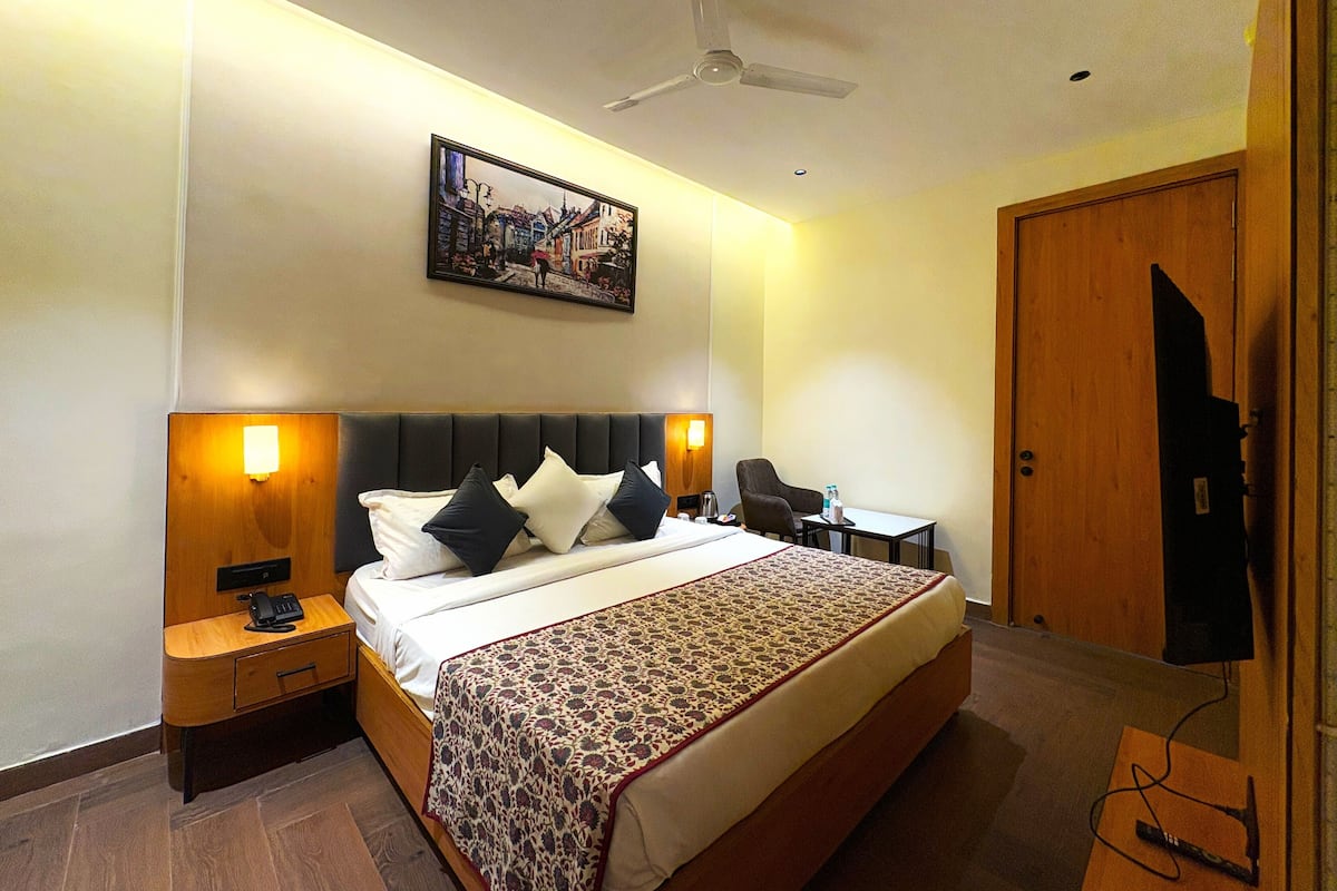 Deluxe Room | Desk, laptop workspace, free WiFi