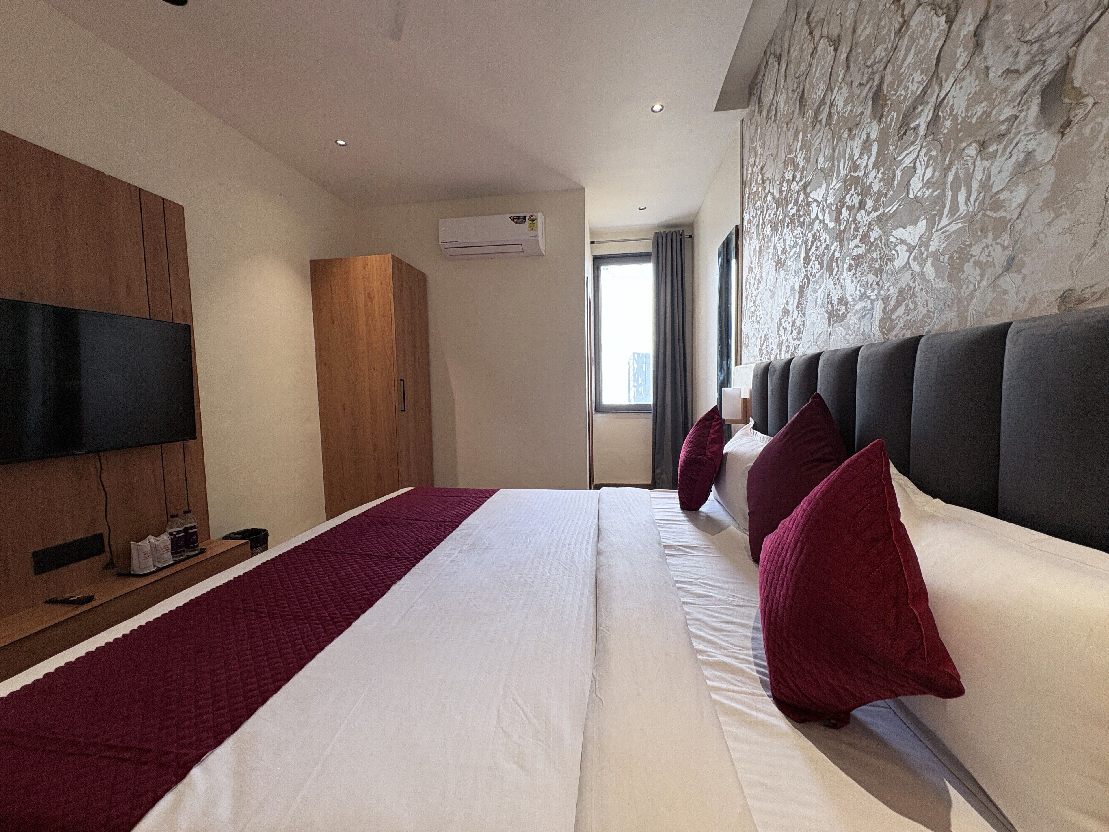 Deluxe Room | Desk, laptop workspace, free WiFi, bed sheets