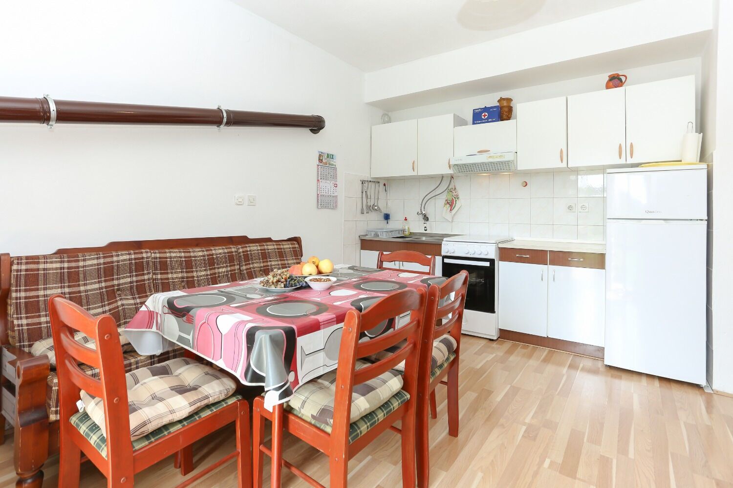 Ferienhaus | Eigene Küche | Kühlschrank, Mikrowelle, Ofen, Herdplatte