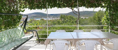 House | Terrace/patio