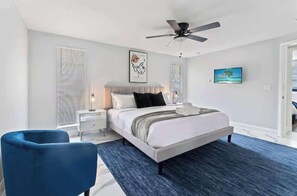 3 bedrooms, iron/ironing board, free WiFi, bed sheets - The Mandarin Pool Place | Pool + Games (Jacksonville)