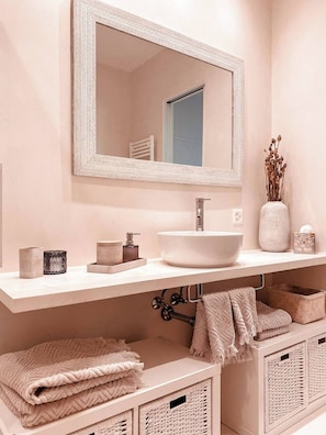 Apartment, 1 Bedroom, Accessible, Patio | Bathroom - Lovely Appartment With a big Terrace in the Heart of Lugano (Lugano)