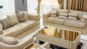 Family Apartment, Balcony, City View | Living area