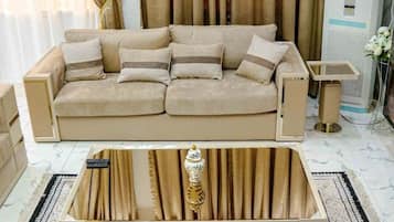 Family Apartment, Balcony, City View | Living area