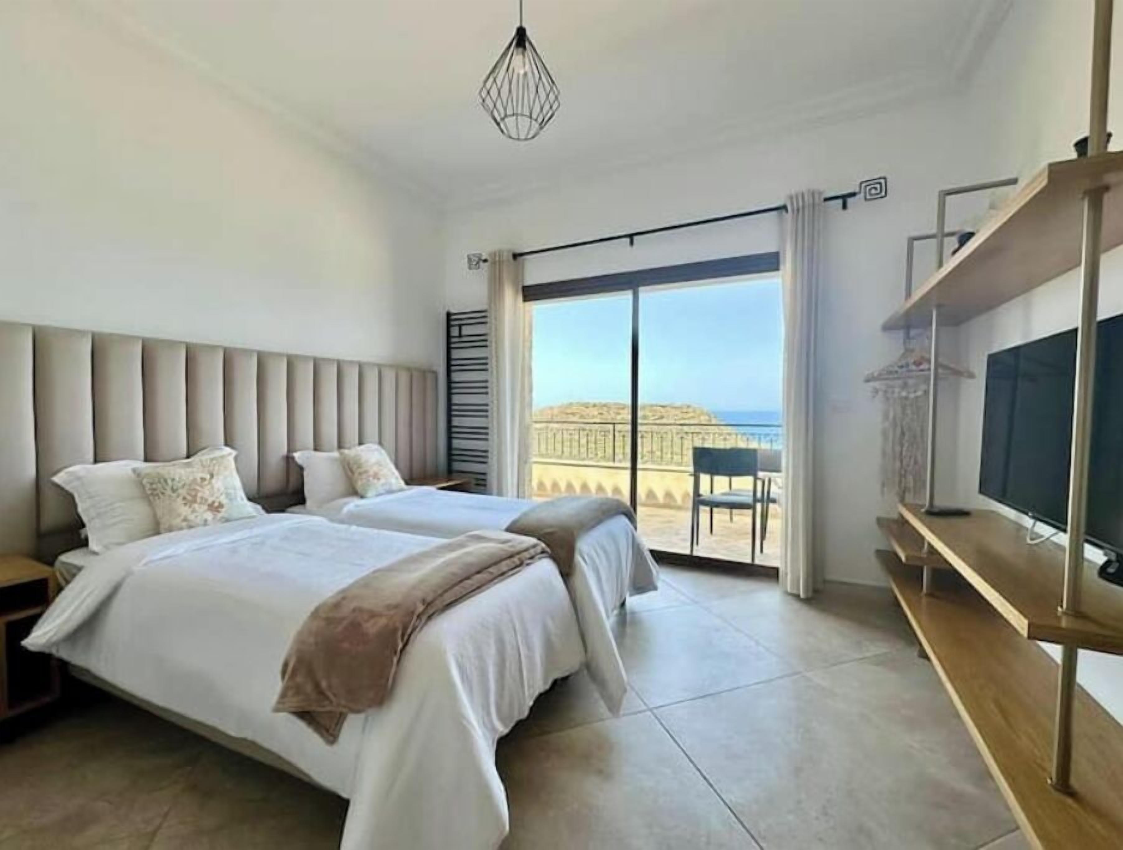 3 camere, ferro/asse da stiro, accesso a Internet, lenzuola