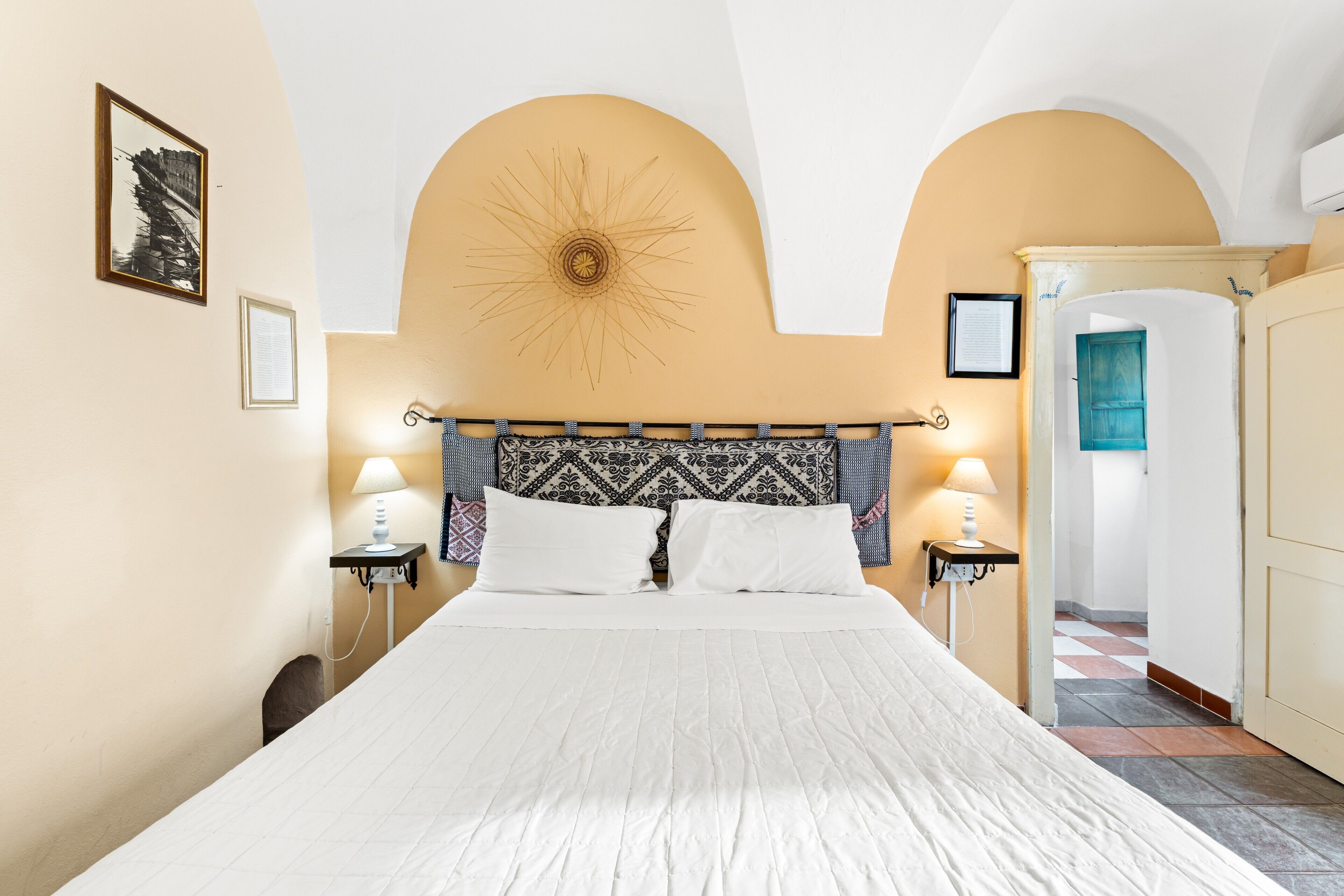 办公桌、WiFi、床单