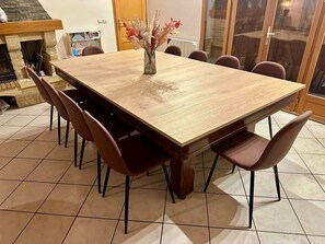 Dining - CaL QuERoL UR refugi de montaña con chimenea y billar (Ur)