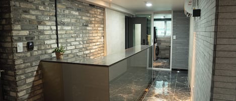 Family Room, Non Smoking, Microwave | Private kitchen | Fridge, microwave