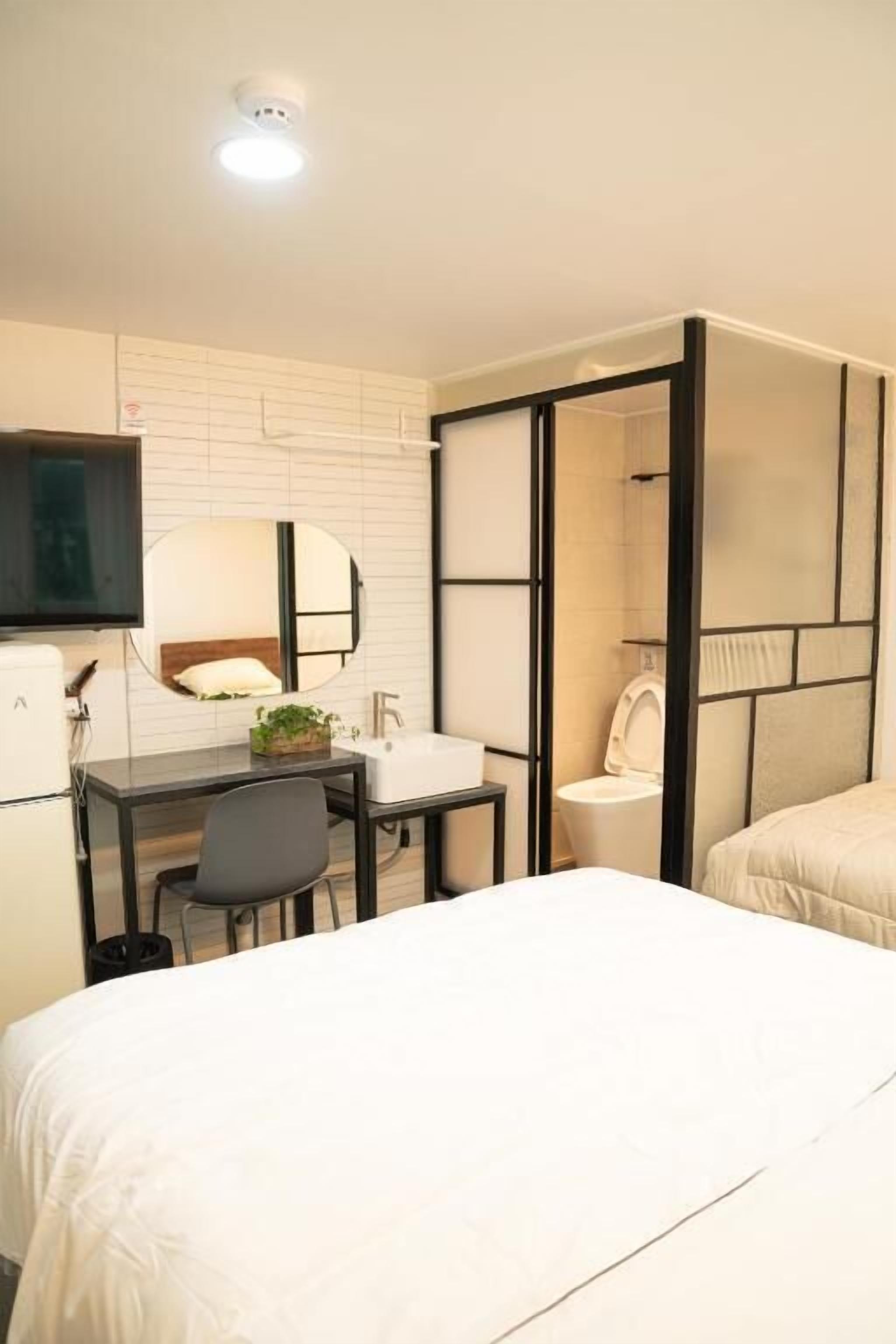 Familjerum - icke-rökare - mikrovågsugn | Skrivbord, arbetsyta för laptop och gratis wi-fi