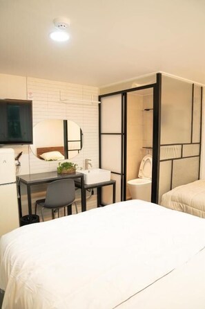 Family Room, Non Smoking, Microwave | Desk, laptop workspace, free WiFi - U Stay Hostel (Seoul)