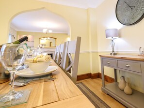 Dining - Llwyn Derw (Talybont)