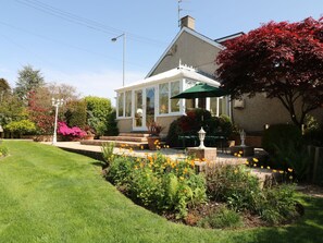 Exterior - Llwyn Derw (Talybont)