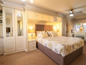 5 bedrooms, individually decorated, individually furnished, free WiFi - Llwyn Derw (Talybont)