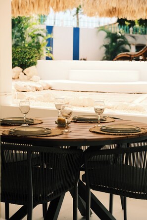 Outdoor dining - Deluxe - 4 Person - Apartment (Willemstad)