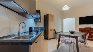 Kühlschrank, Geschirrspüler