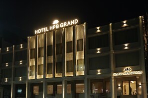 Front of property - Hotel HBP Grand (Bhadohi)
