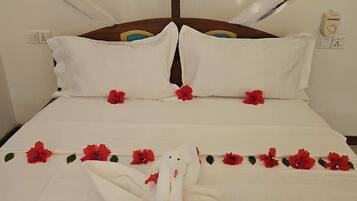 In-room safe, desk, iron/ironing board (on request), WiFi (free)