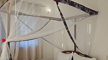 In-room safe, iron/ironing board, free WiFi