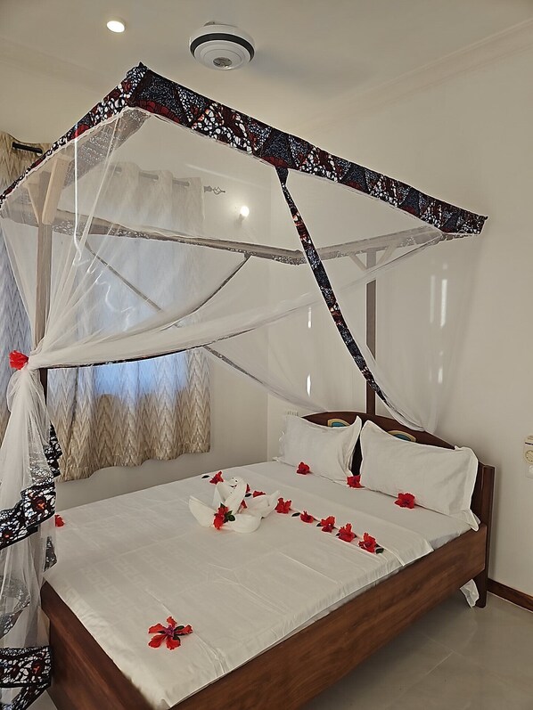 房內夾萬、書桌、熨斗/熨衫板、免費 Wi-Fi