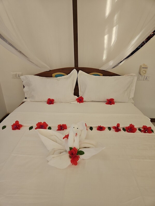 In-room safe, desk, iron/ironing board, free WiFi - UPOLE APARTMENTS (Kidoti)