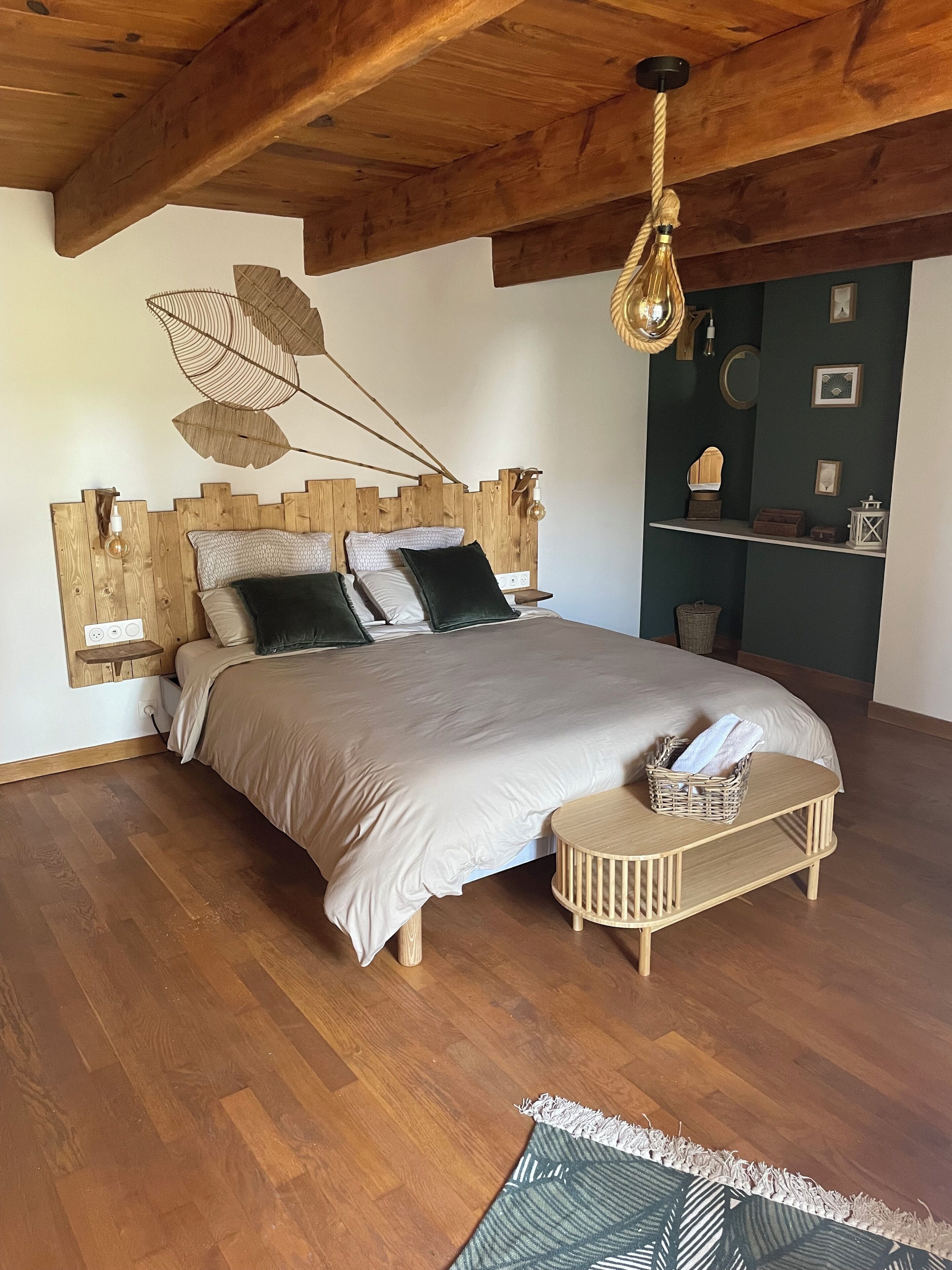 Internet, bed sheets