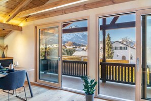Interior - AlpView Loft – Mountain Views & Pedestrian Zone Just Steps Away (Garmisch-Partenkirchen)