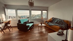 TV - At home in Honfleur (Honfleur)