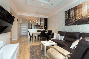 TV, offices - Family Apartment | Garden, Two Parking Lots, Work Space (Gdańsk)