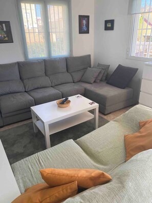 Villa, 4 Schlafzimmer, Raucher, eigener Pool | Wohnzimmer