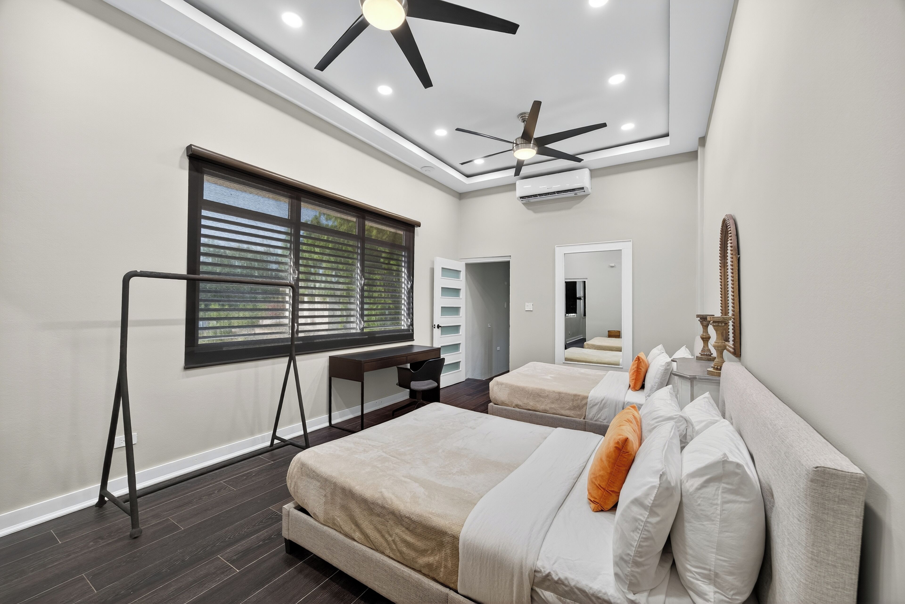 Standard Double Room | In-room safe, iron/ironing board, free WiFi