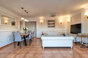 TV - Villa La Perla - Cliffside Retreat (Costa de Antigua)