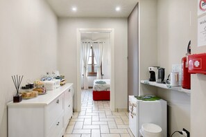 Interior - B&B La Rugiada with Wi-Fi (Pratomorone)