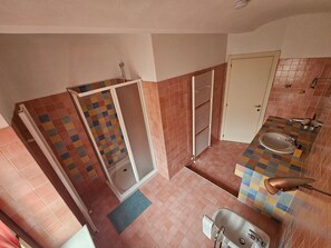 Bathroom - B&B La Rugiada with Wi-Fi (Pratomorone)