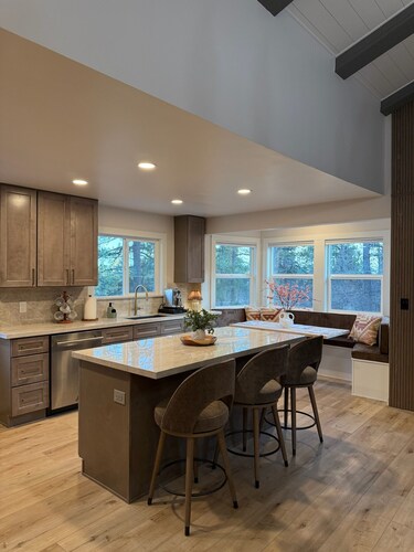 Downtown Dream 4bed 3 Bath home with high end finishes in beautiful Flagstaff.