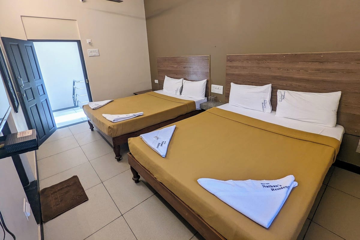 Deluxe Quadruple Room | Free WiFi