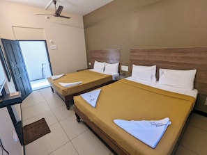 Deluxe Quadruple Room | Free WiFi - Nathan Residency (Tiruchirappalli)