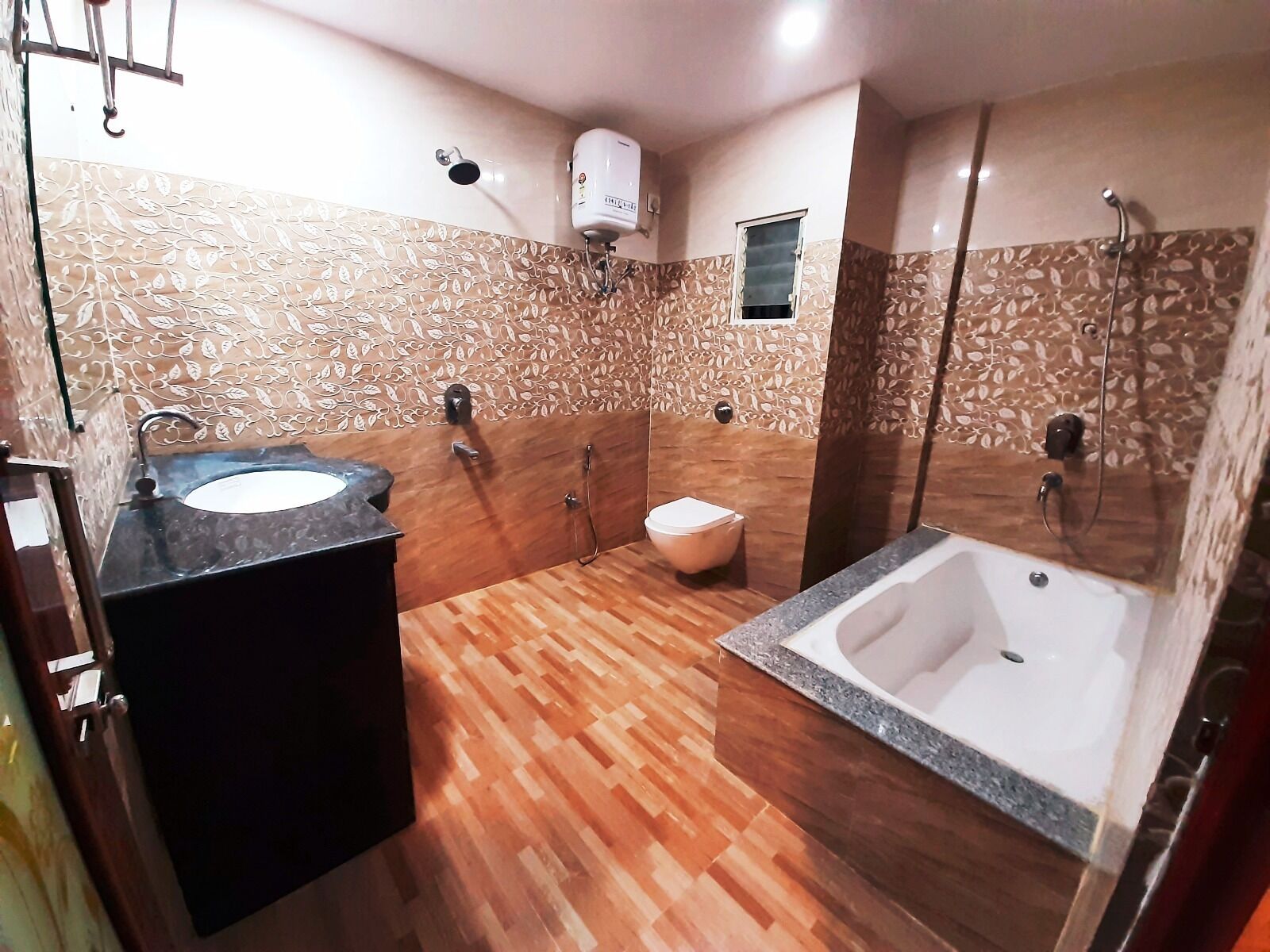 Laptop workspace, free WiFi