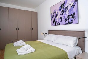 2 bedrooms, iron/ironing board - GuestHost - Cozy 69 sqm apartment, located on the first floor of a building without an elevator.The accommodation is situated in a strategic location, allowing you to reach the main points of interest within a short walking distance or by public transpor (Udine)