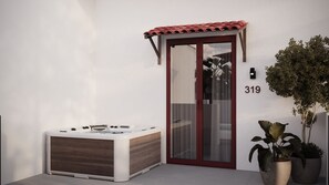 Double Room with outdoor Spa Tub | In-room safe, free WiFi, bed sheets - Casa di Notos Beach Hotel-Georgioupolis (Apokoronas)